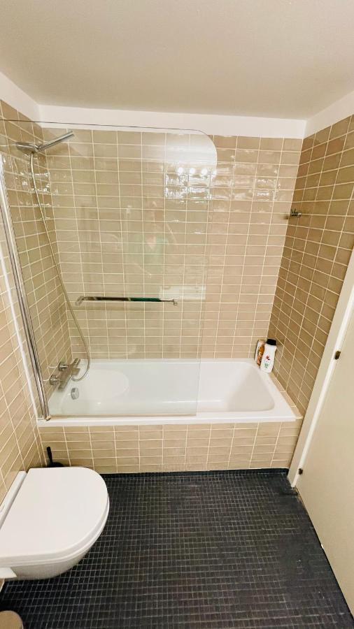 Lux Apartament Салоу Экстерьер фото