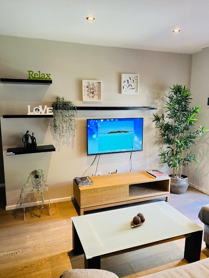 Lux Apartament Салоу Экстерьер фото