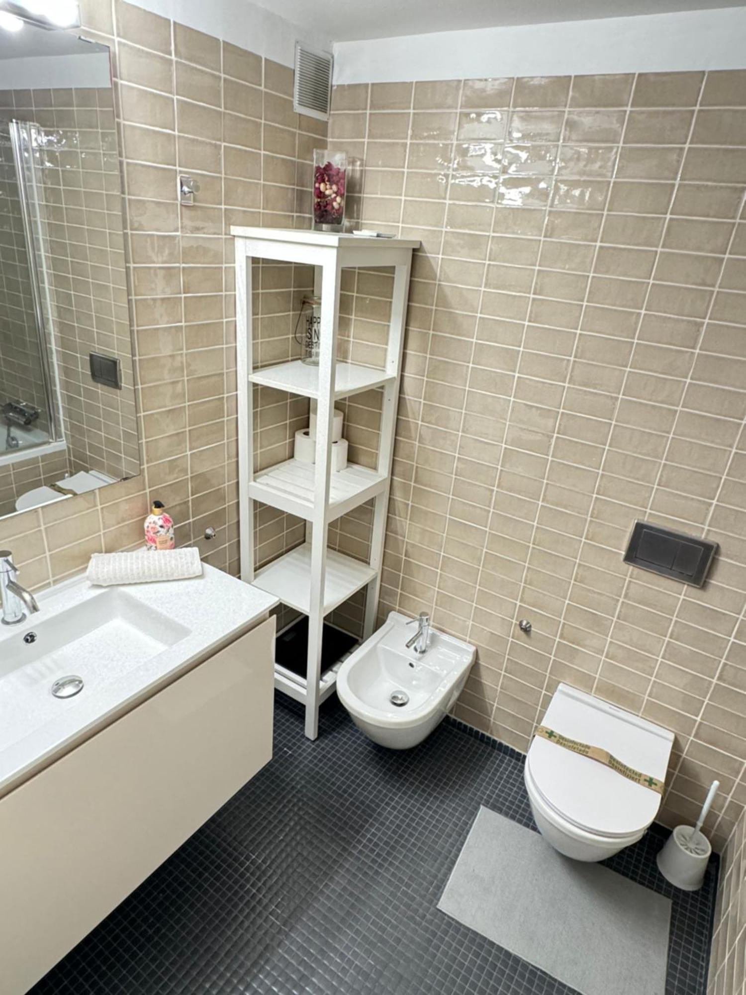 Lux Apartament Салоу Экстерьер фото